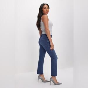 Good American Good Legs Skinny Jean in Blue 007.